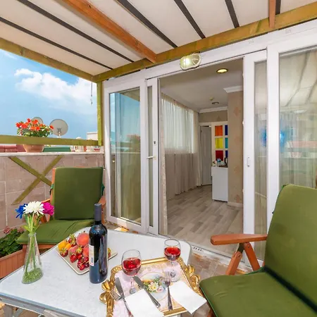 Walnut Shell Istambul