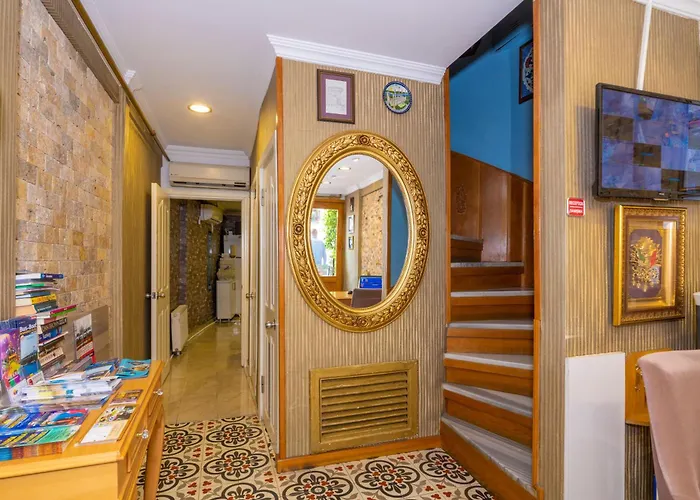 Walnut Shell Hotel 3*